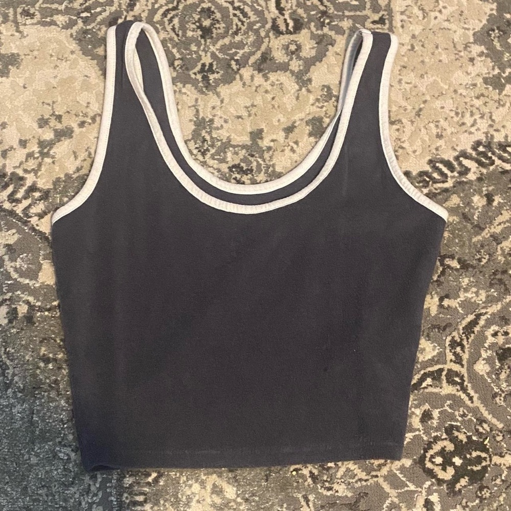 grey cropped tank top